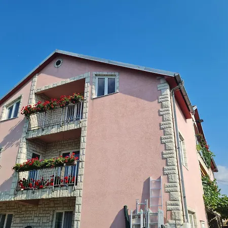 公寓 Sakota Family House *