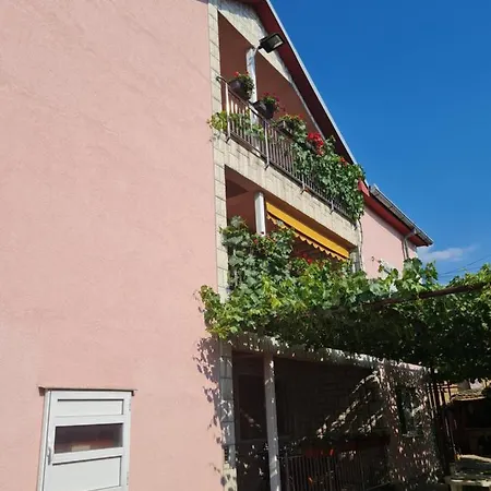 شقة Sakota Family House Sremska Kamenica